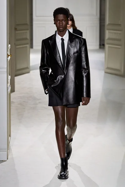 Look 7